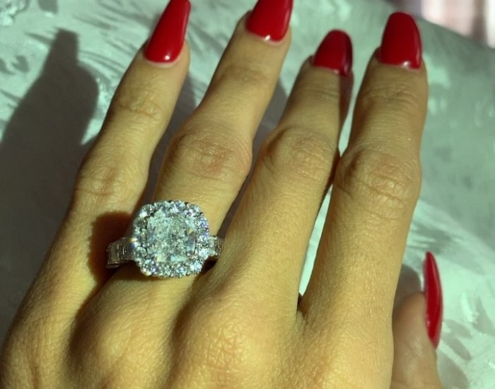 Erica Mena showing her Diamond ring costing $175,000.